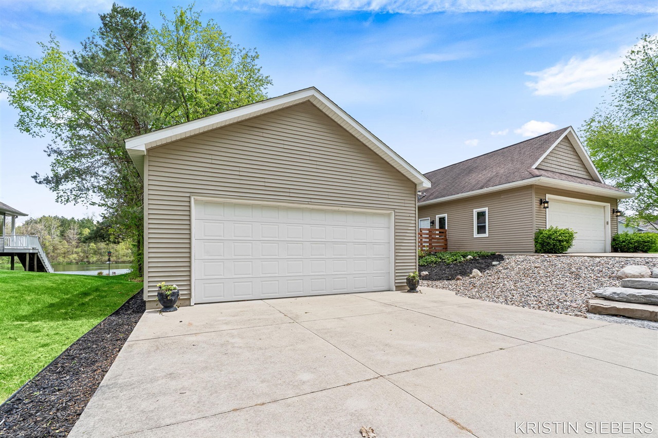 9760 Jade Drive Property Photo 17