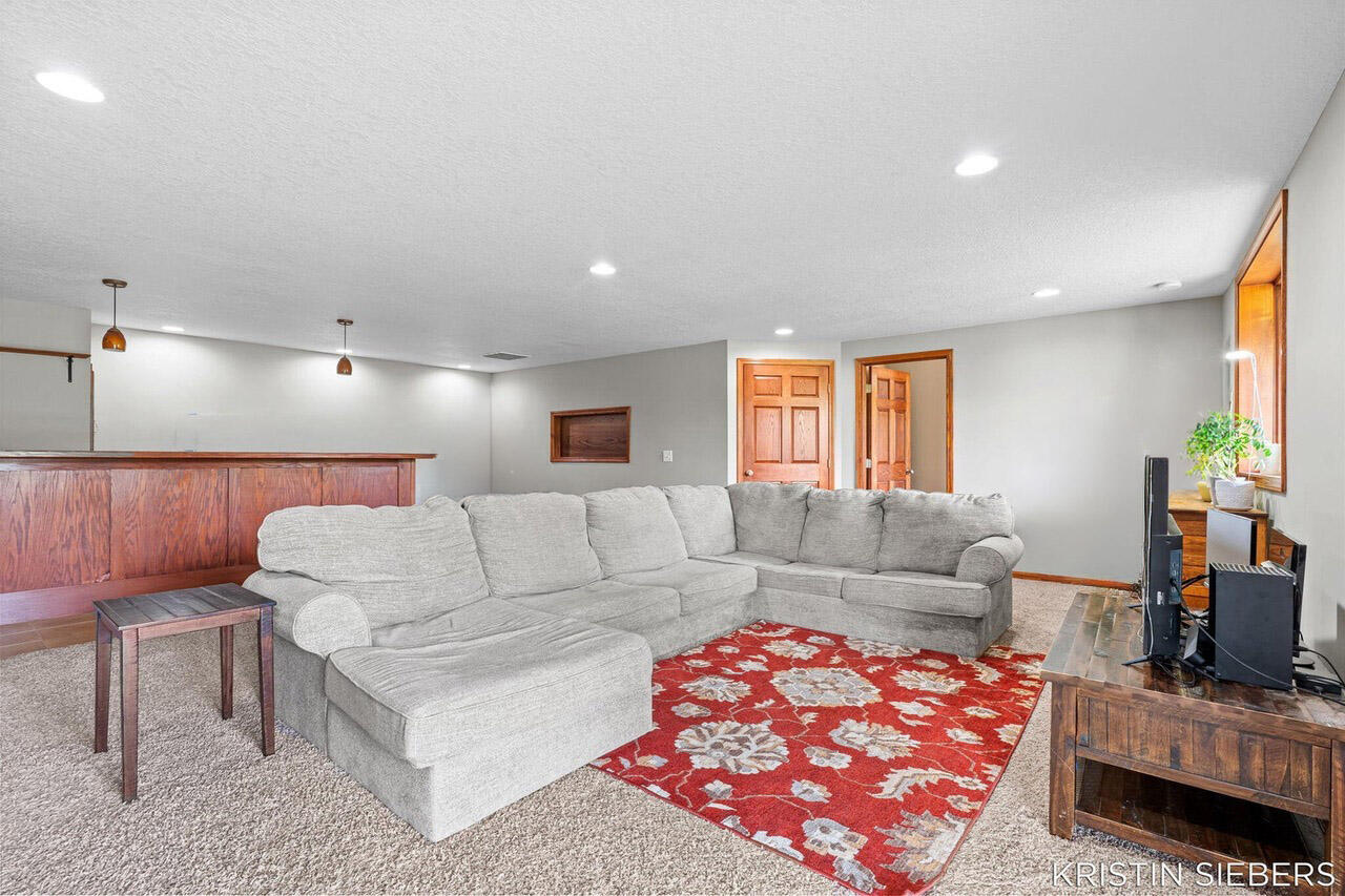 9760 Jade Drive Property Photo 32