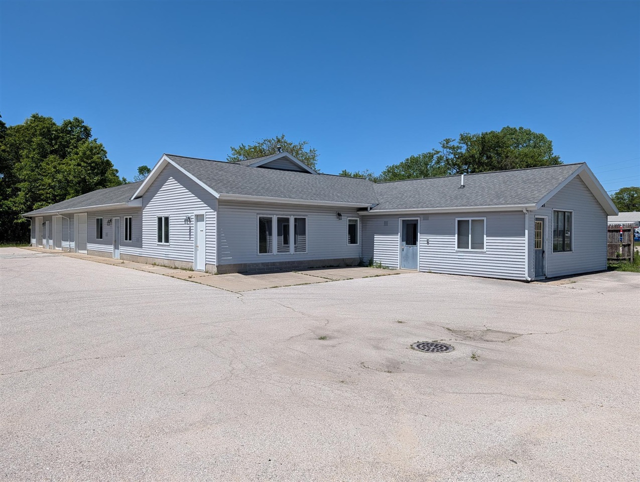 2865 Whitehall Road Property Photo 2