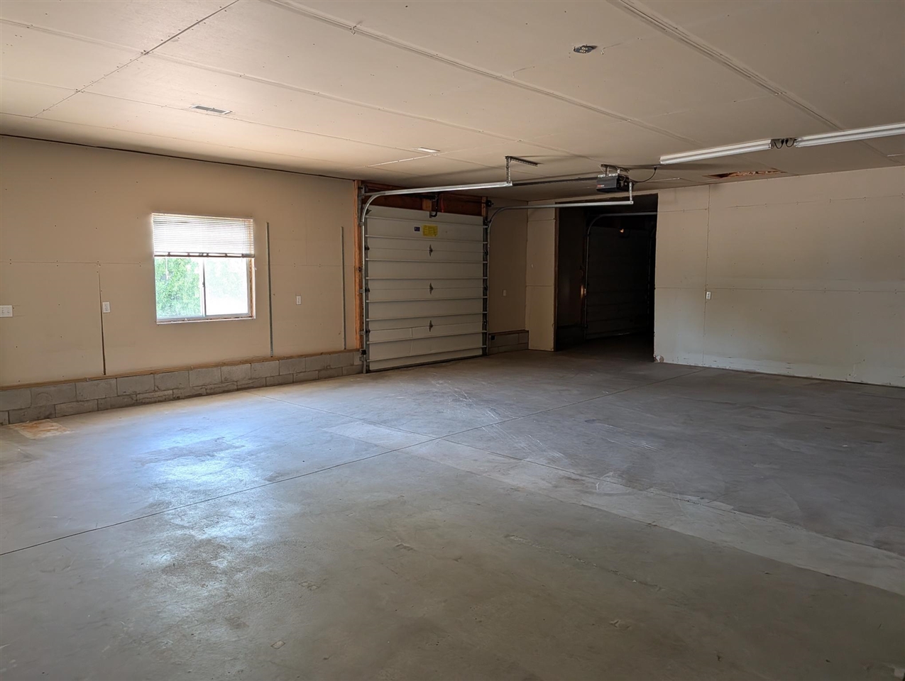 2865 Whitehall Road Property Photo 7