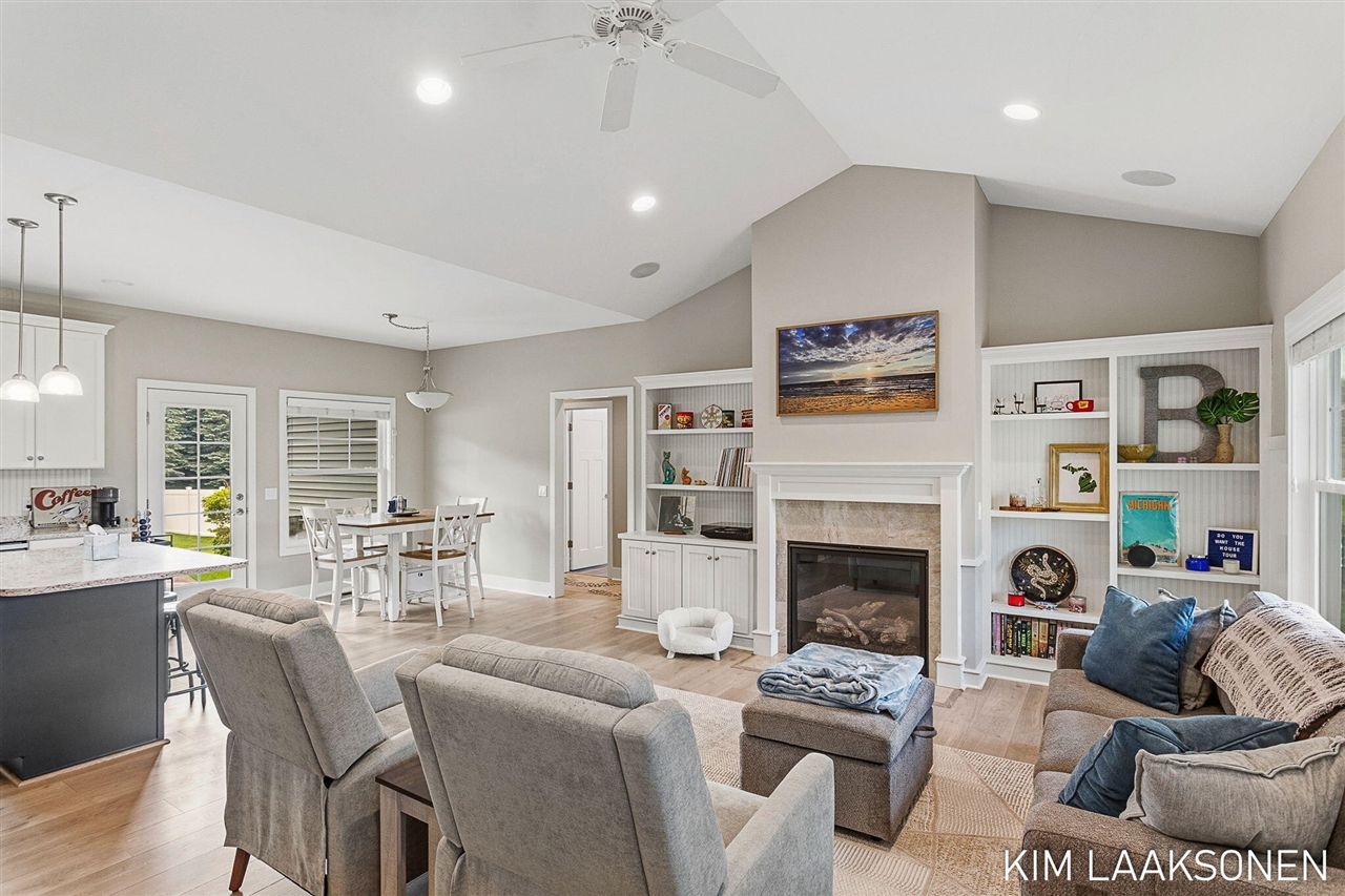 349 Parkside Lane Property Photo 6