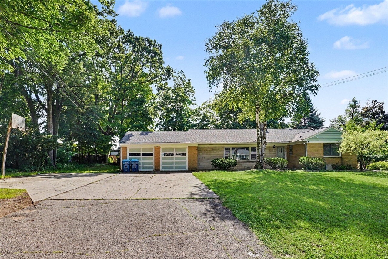 1021 Farrell Avenue Property Photo 1