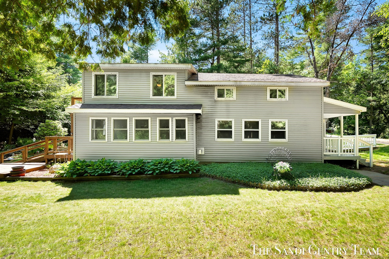 1360 E Bigelow Creek Trail Property Photo 1