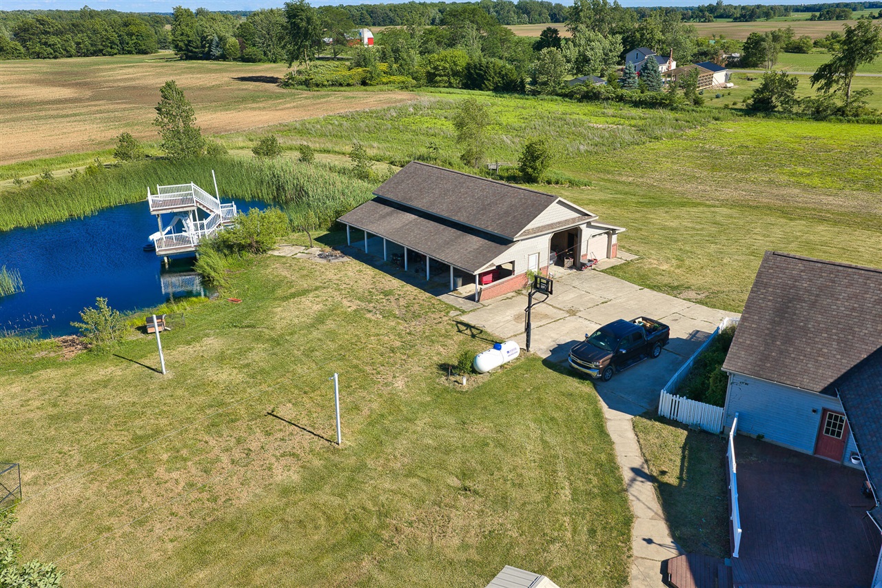 11905 Coman Road Property Photo 8