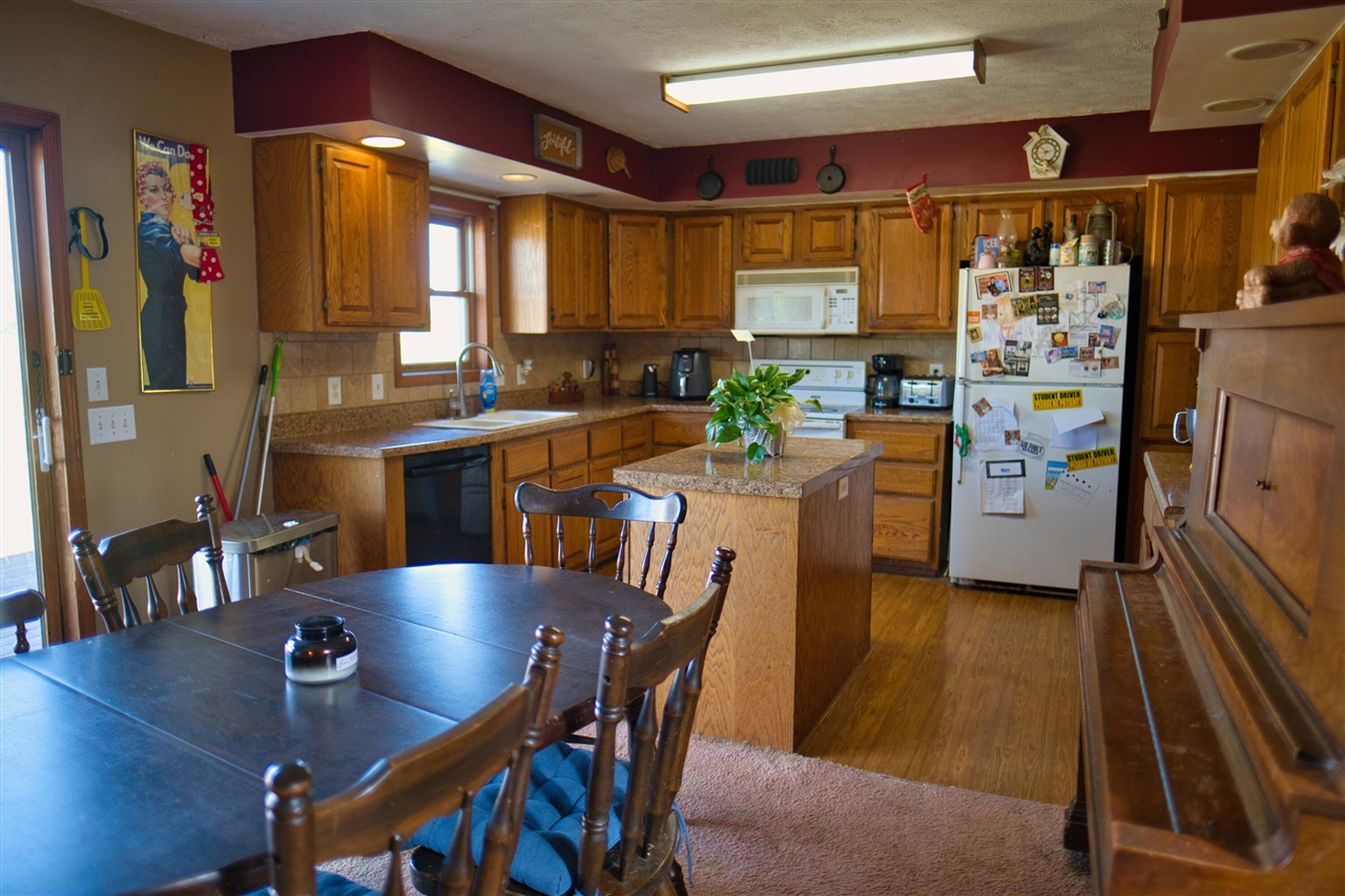 11905 Coman Road Property Photo 10