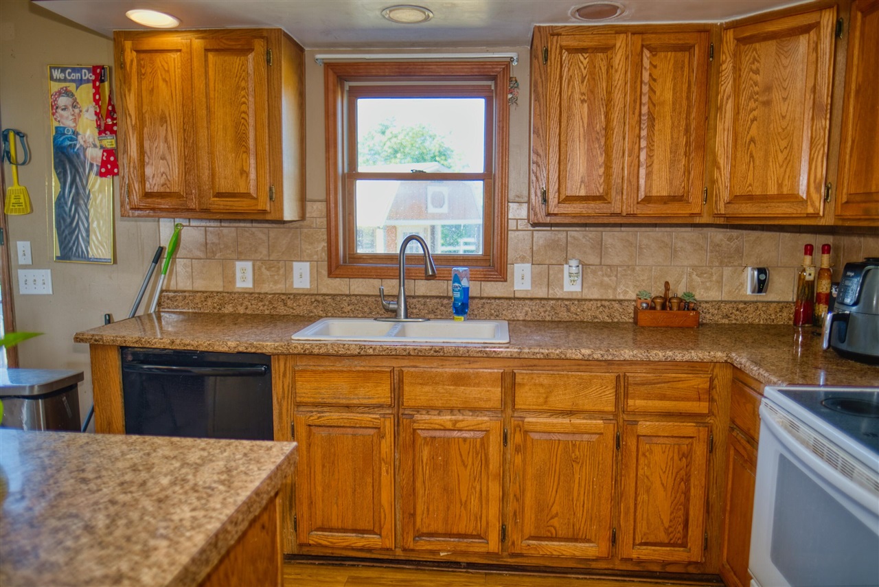11905 Coman Road Property Photo 13