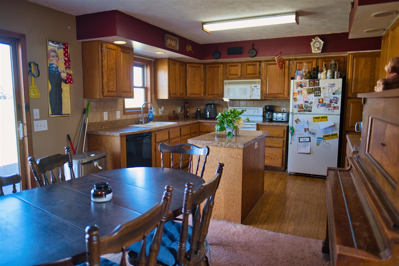 11905 Coman Road Property Photo 32