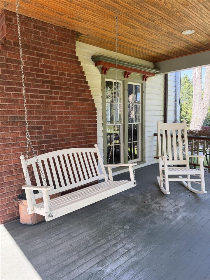 34 S Spring Street Property Photo 9