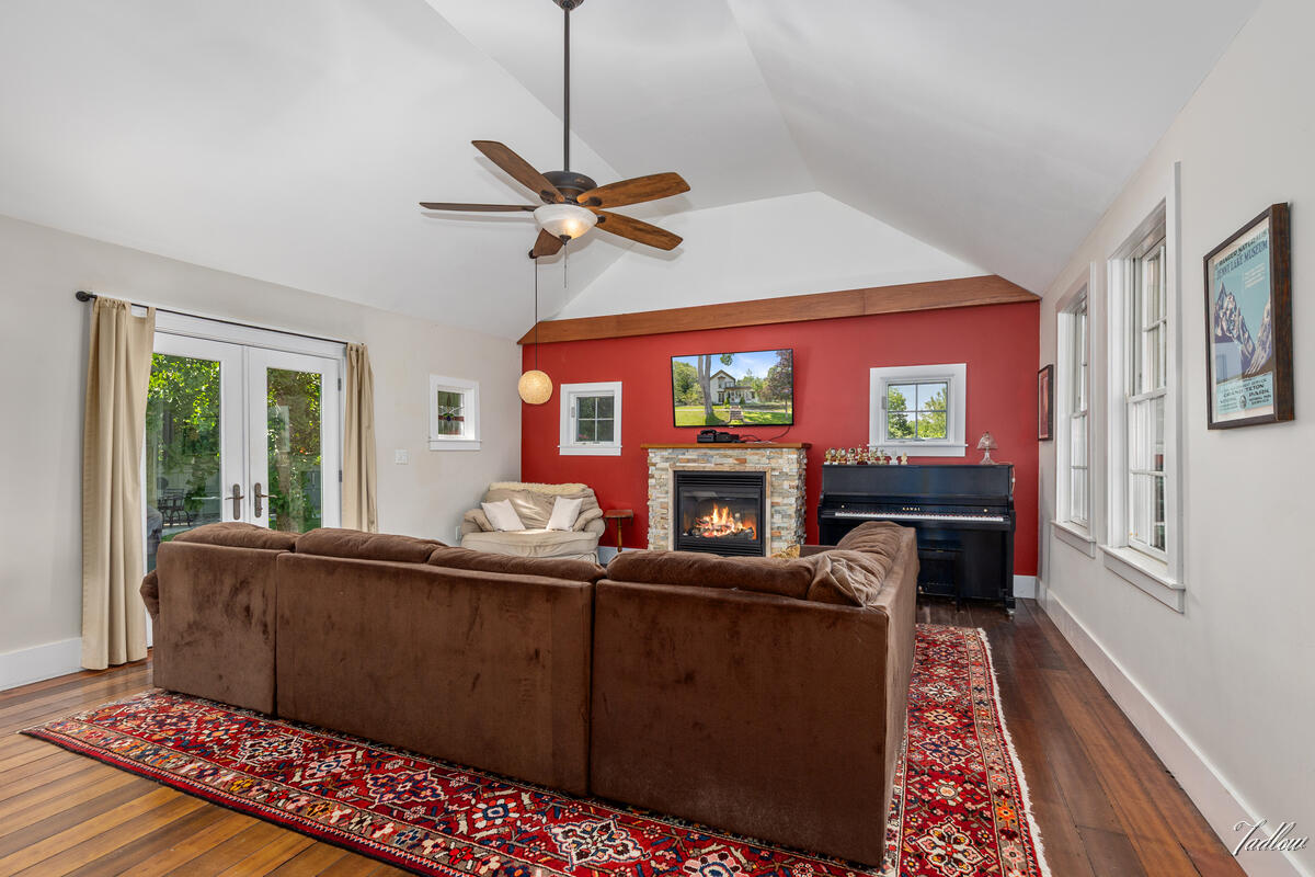 34 S Spring Street Property Photo 16