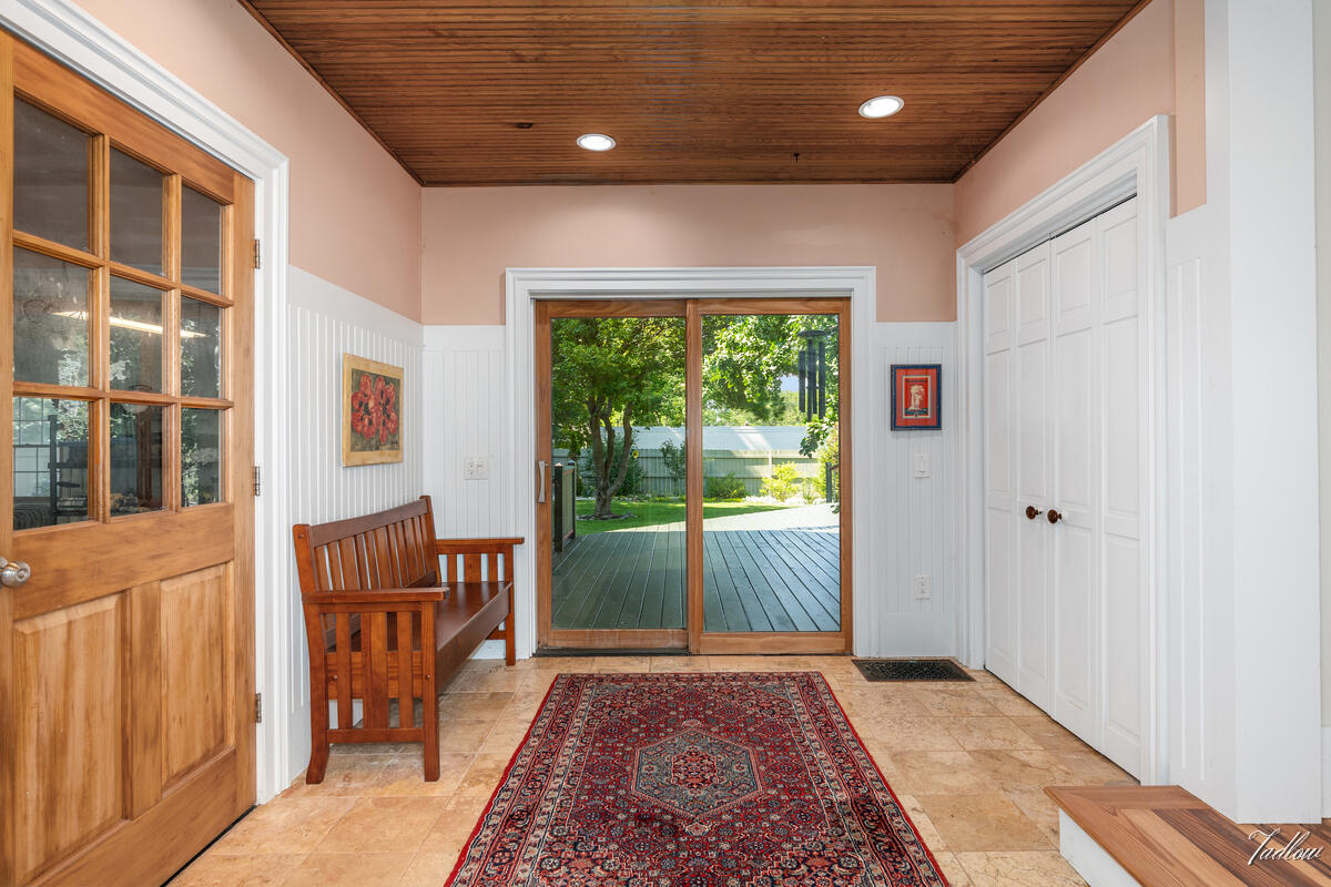 34 S Spring Street Property Photo 18