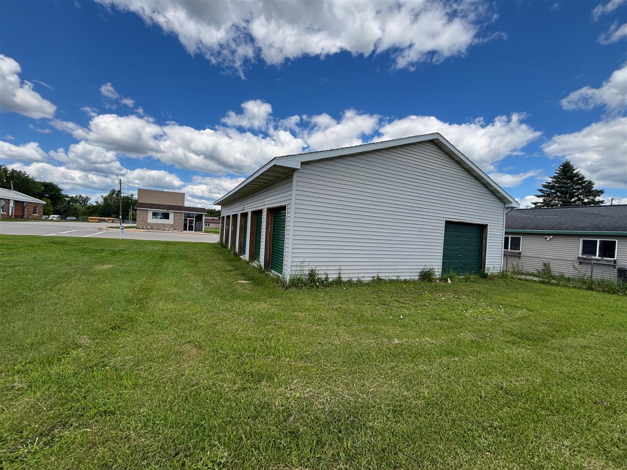 111 E Main Street Property Photo 5
