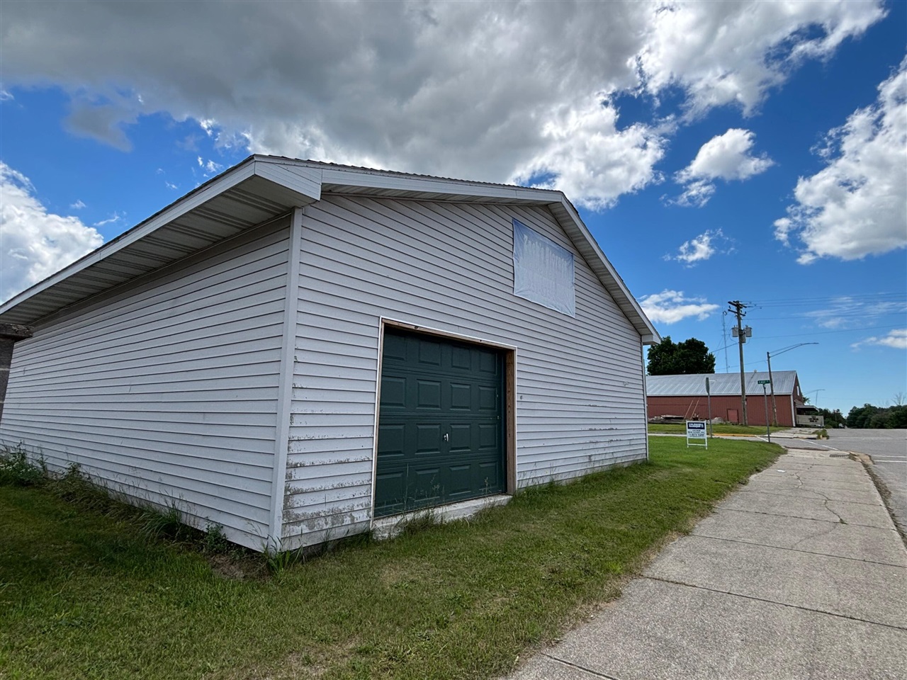 111 E Main Street Property Photo 8