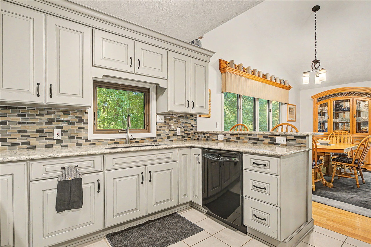 12017 Lilac Lane Property Photo 8
