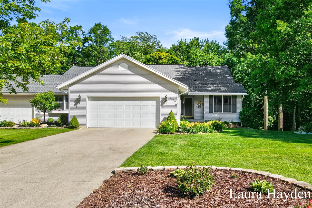 6880 Beechwood Drive Property Photo 1