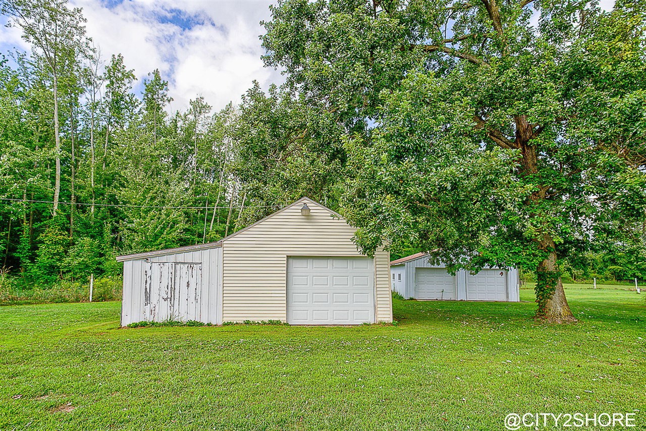 9905 52nd Avenue Property Photo 9