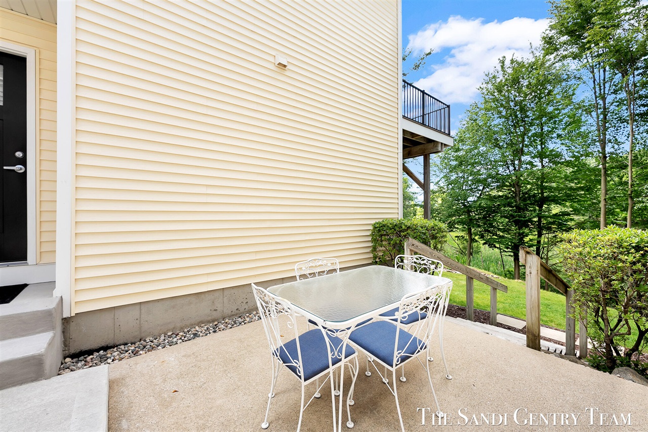 931 Bluff Creek Drive Property Photo 37