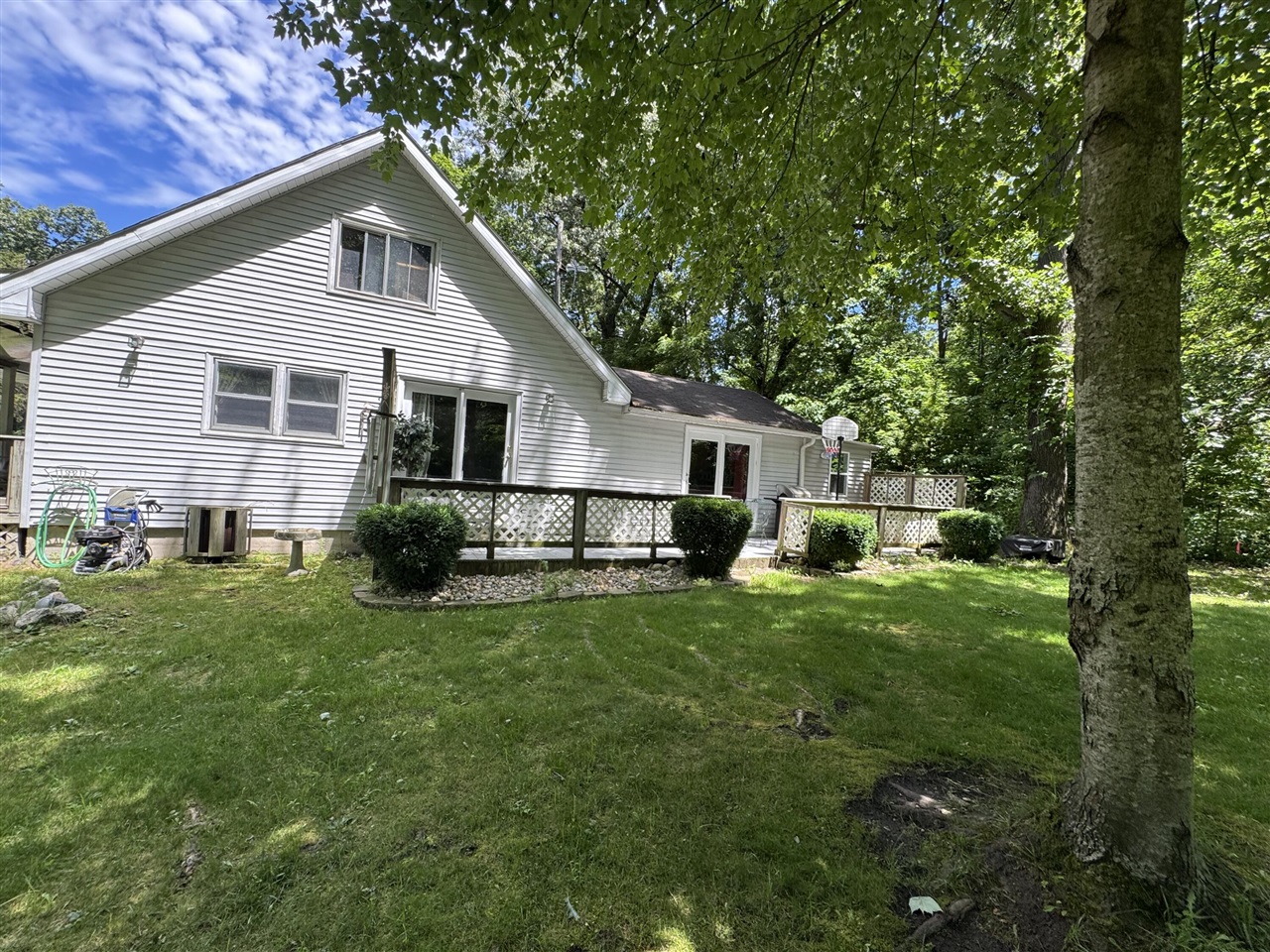 52985 Twin Lakeview Drive Property Photo 3