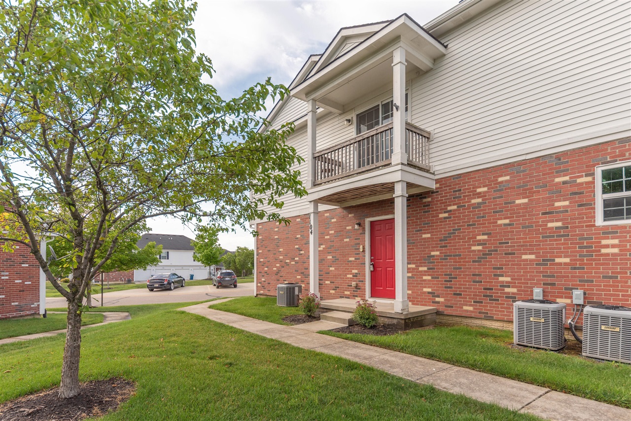 1104 Riversedge Drive Property Photo 1