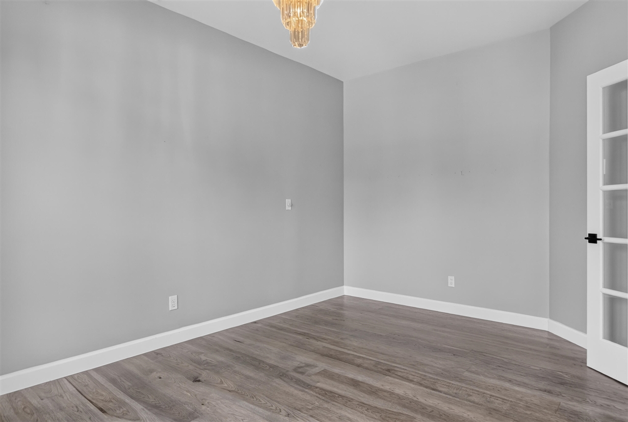 6961 Suncrest Drive Property Photo 14