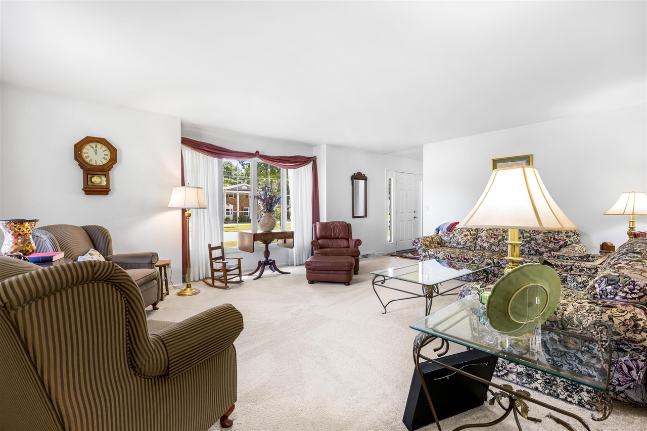 408 S Moorland Drive Property Photo 4