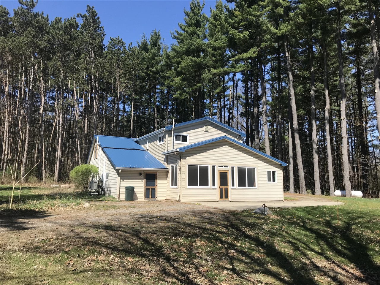 8727 Lansing Avenue Property Photo 1