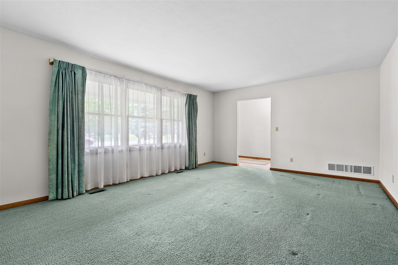 52135 Nancy Lane Property Photo 7