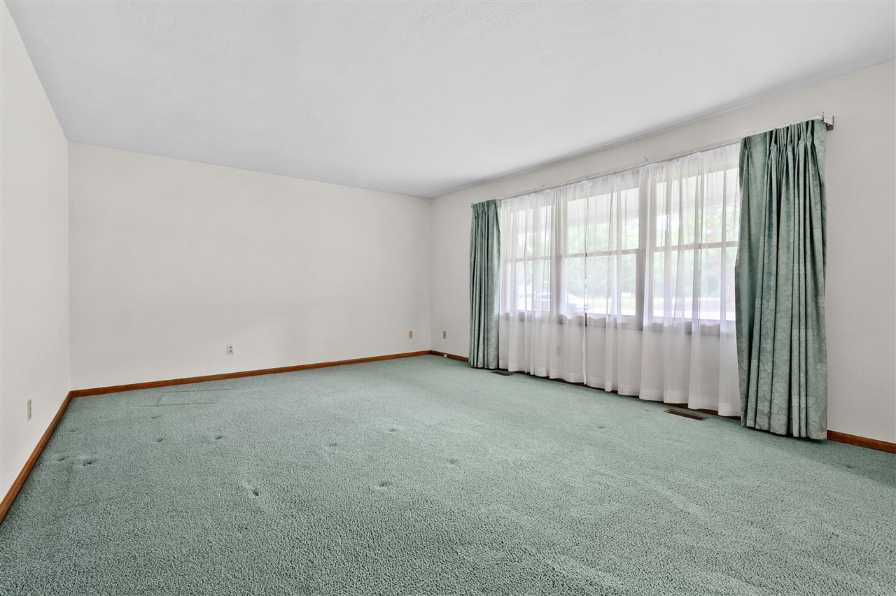 52135 Nancy Lane Property Photo 9