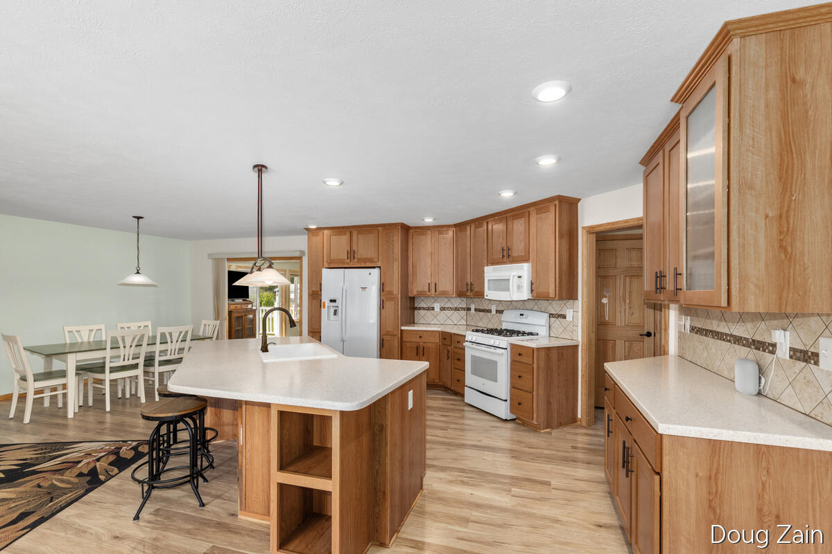 13611 Snapdragon Lane Property Photo 2