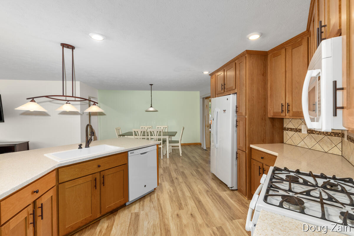 13611 Snapdragon Lane Property Photo 4