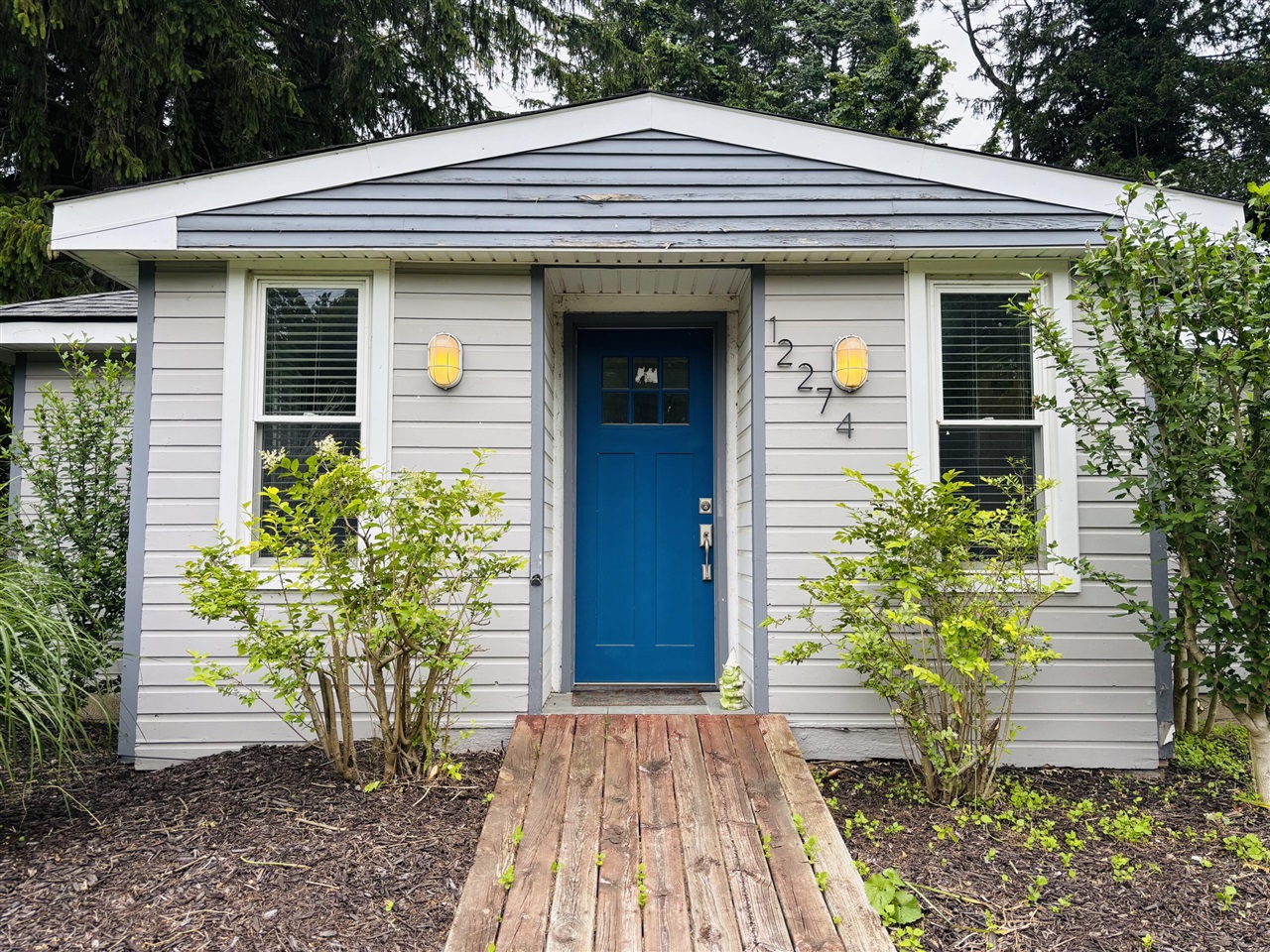 12274 Red Arrow Highway Property Photo 1