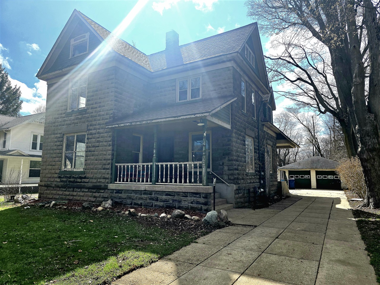 622 Maple Street Property Photo 2