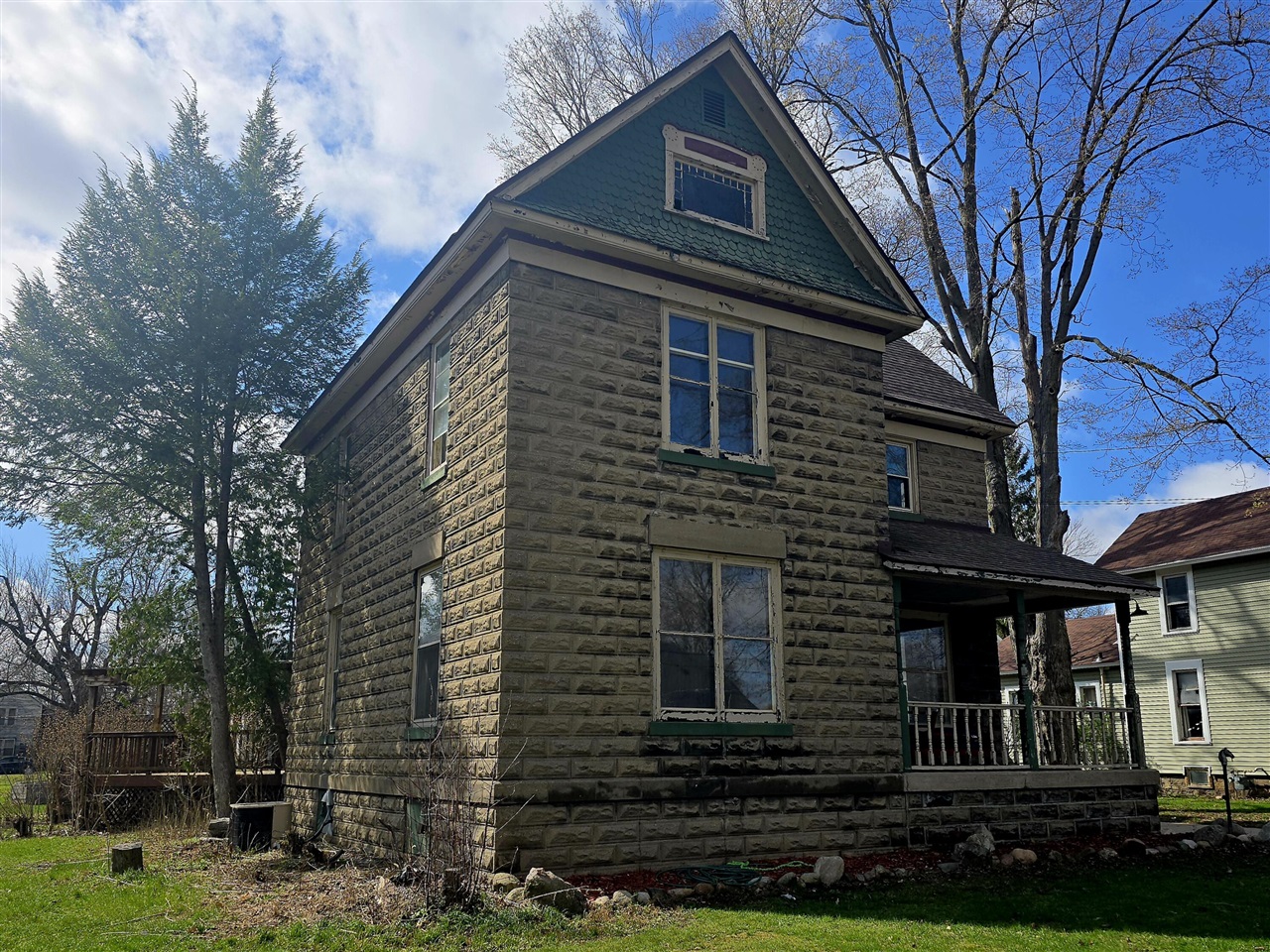 622 Maple Street Property Photo 5