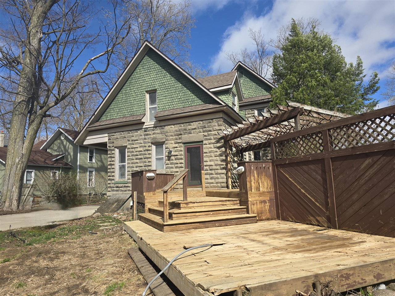622 Maple Street Property Photo 8
