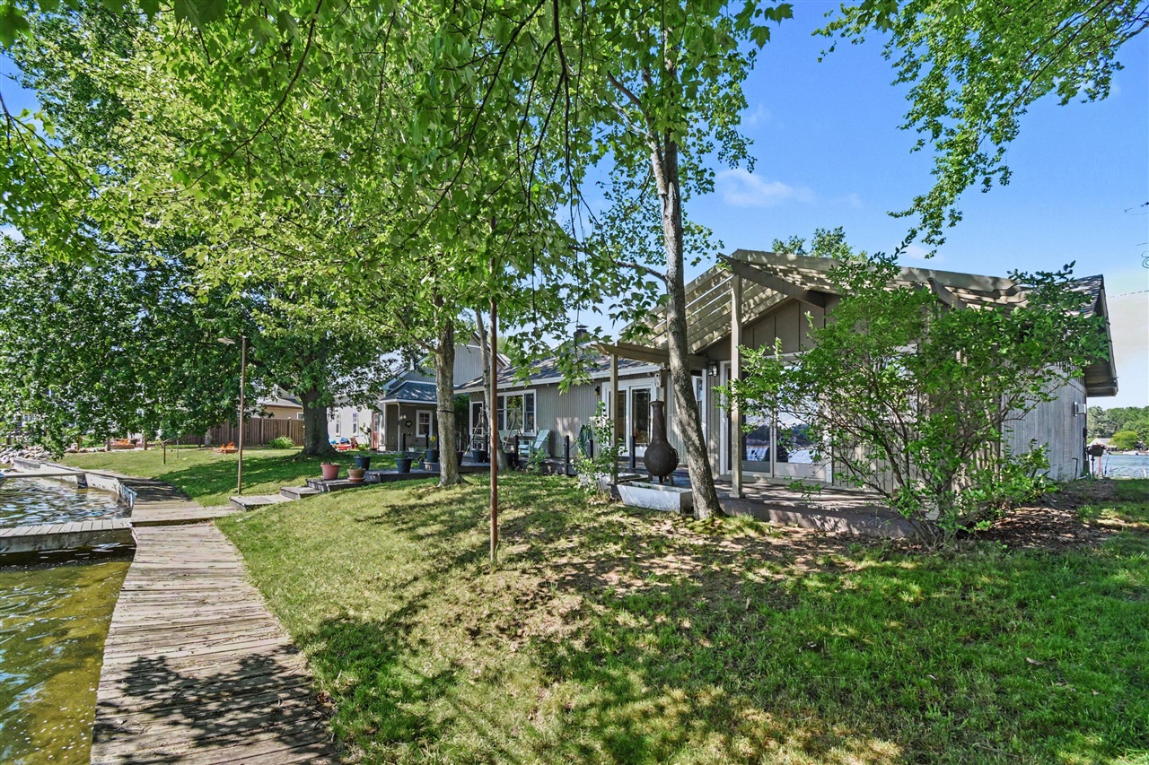 7848 Bay Meadow Property Photo 2