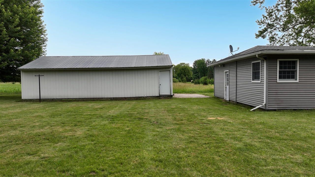 18788 Dice Road Property Photo 8