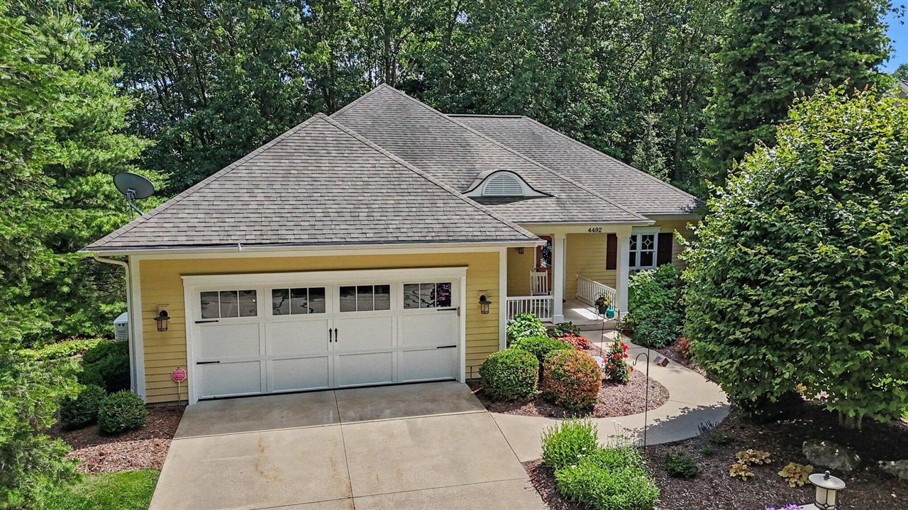 4492 Oak Arbor Drive Property Photo 6