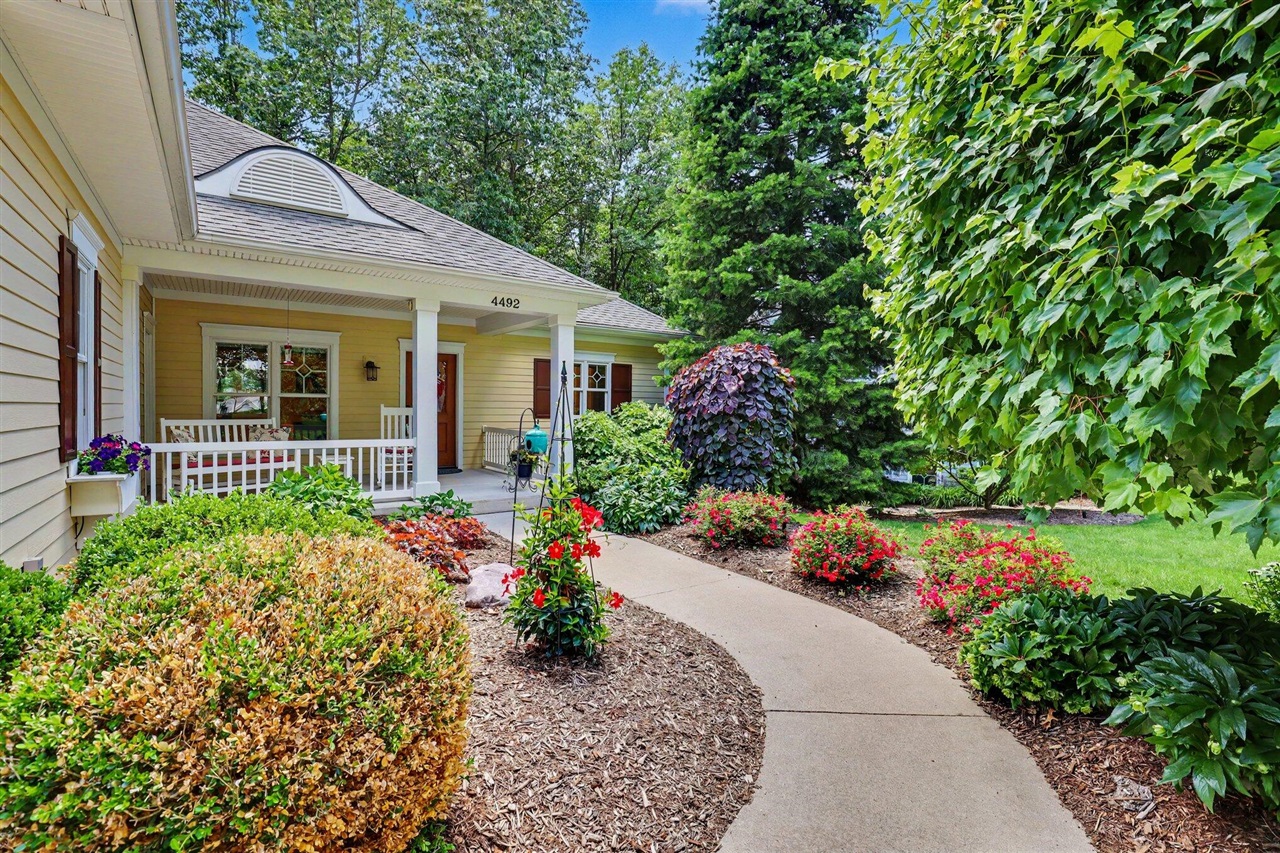 4492 Oak Arbor Drive Property Photo 8