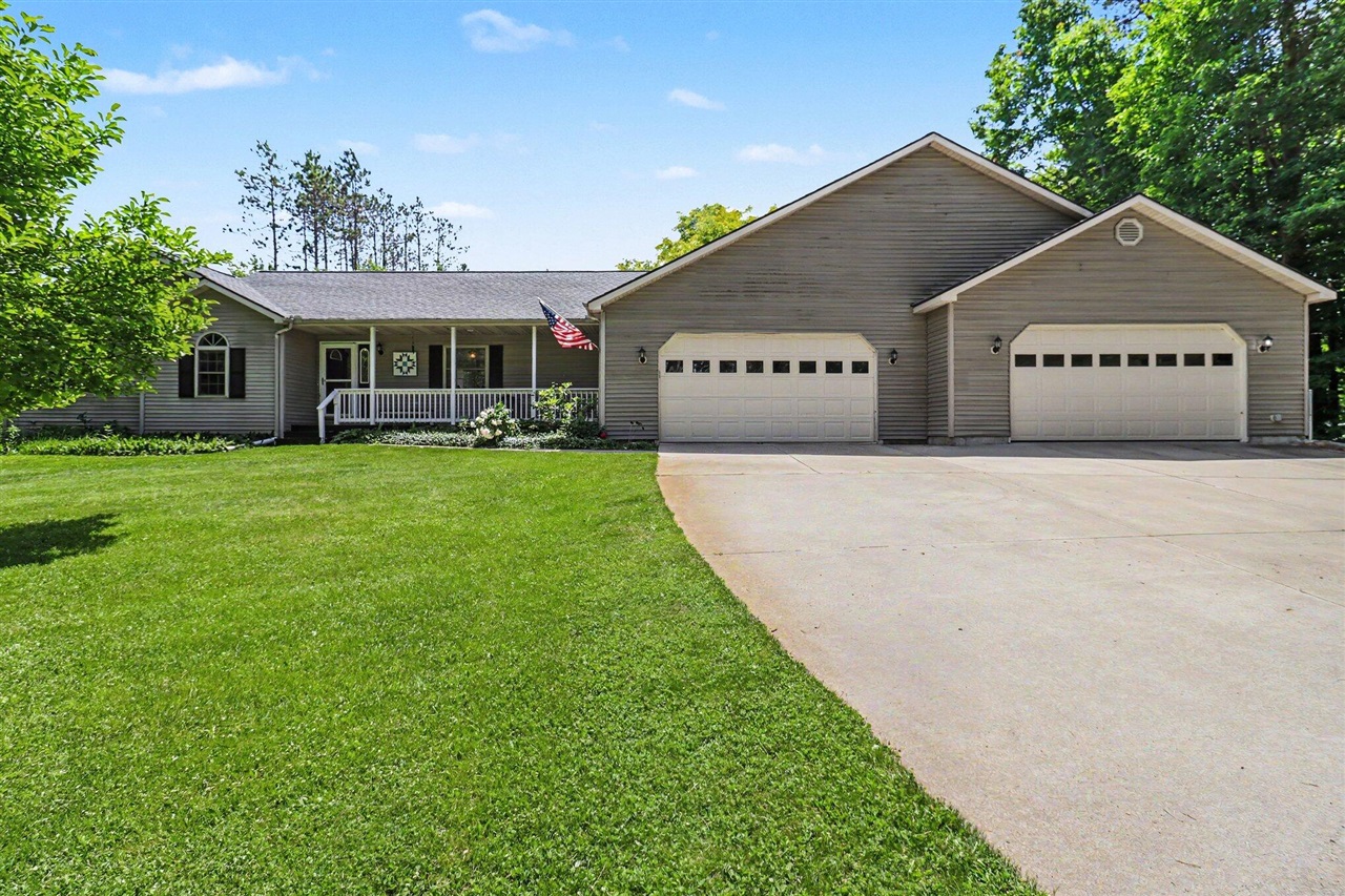 7245 River Road Property Photo 1