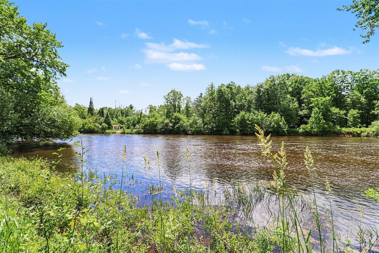 7245 River Road Property Photo 4