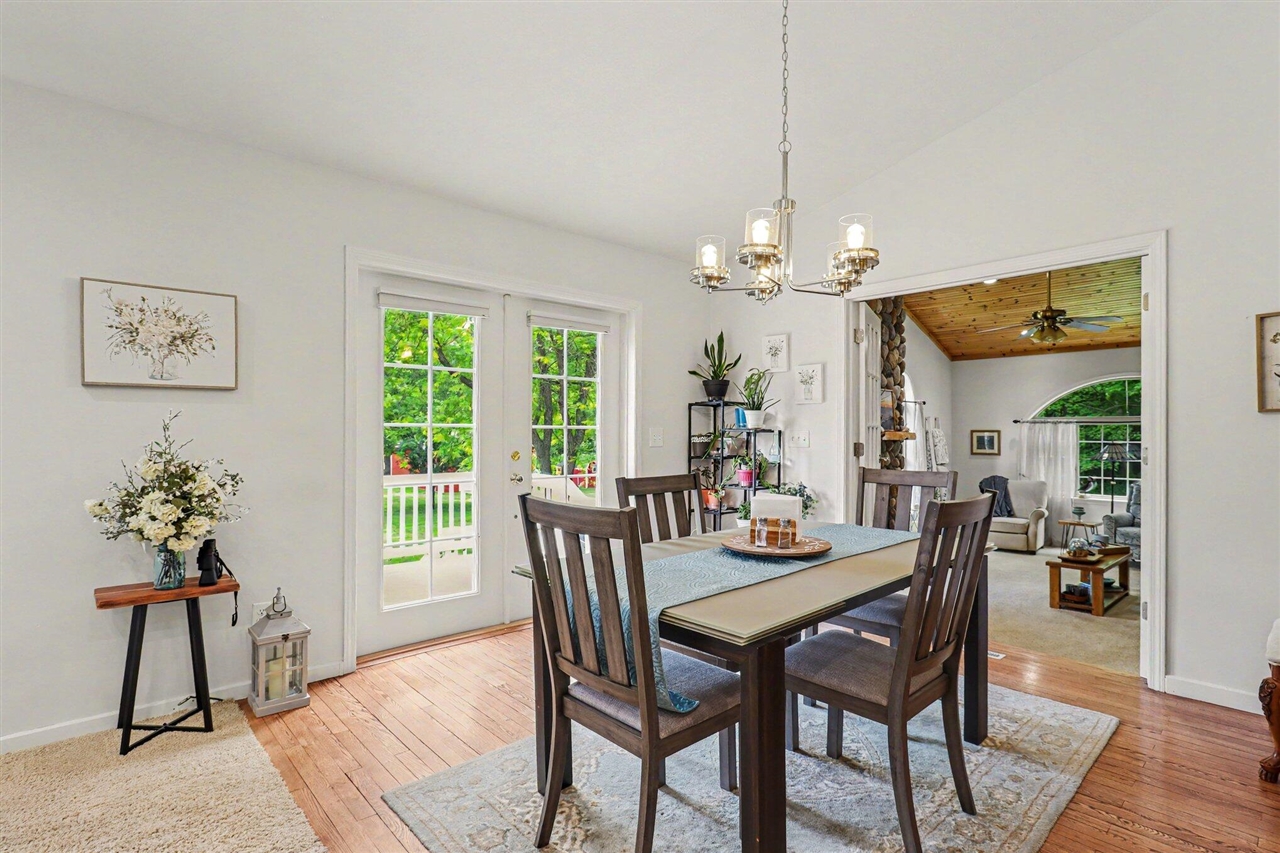 7245 River Road Property Photo 7