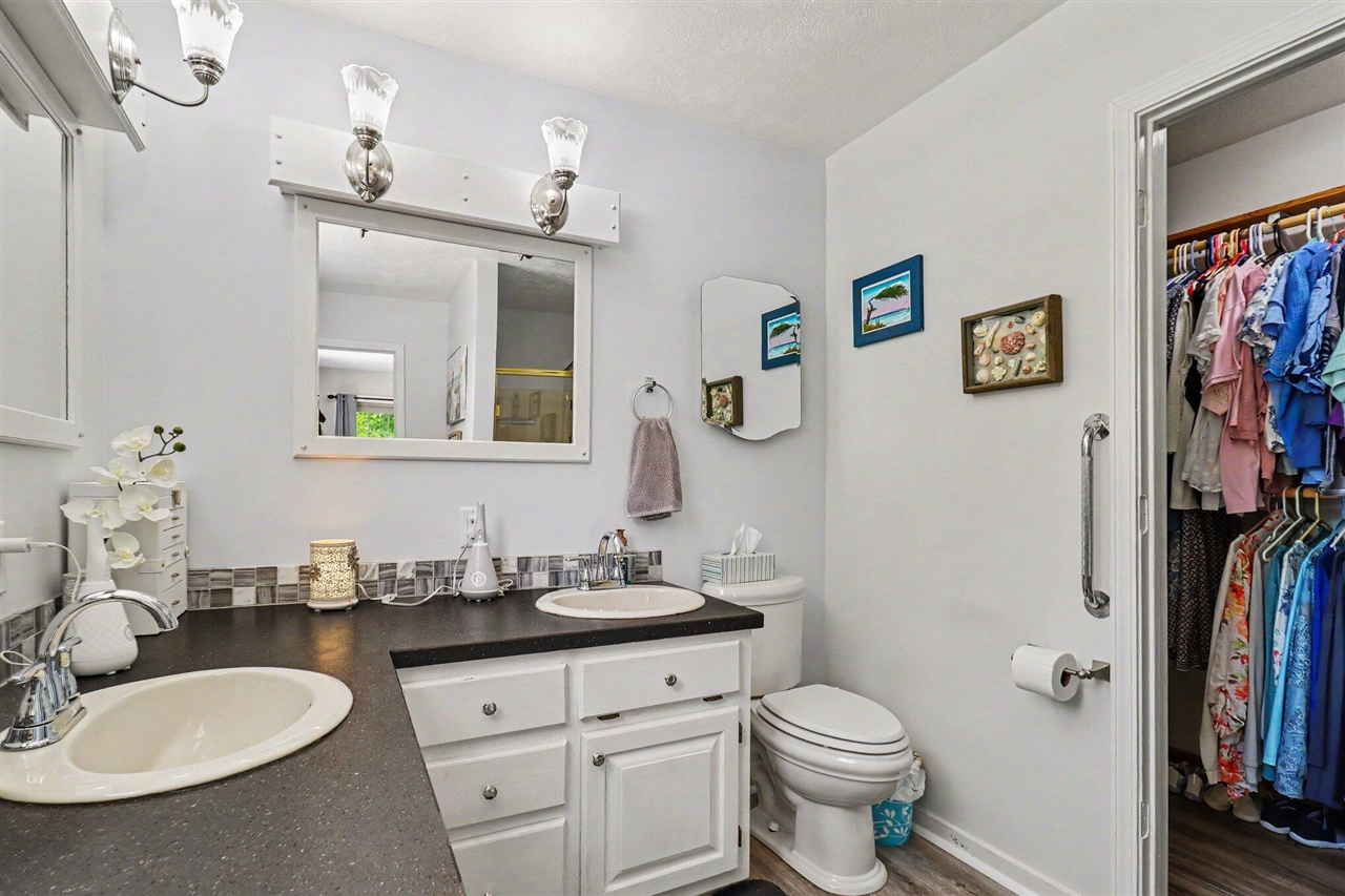 7245 River Road Property Photo 10
