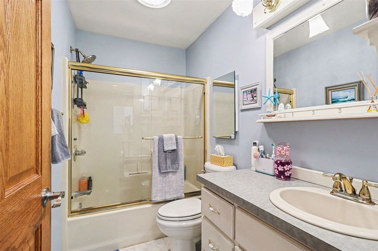 7245 River Road Property Photo 11