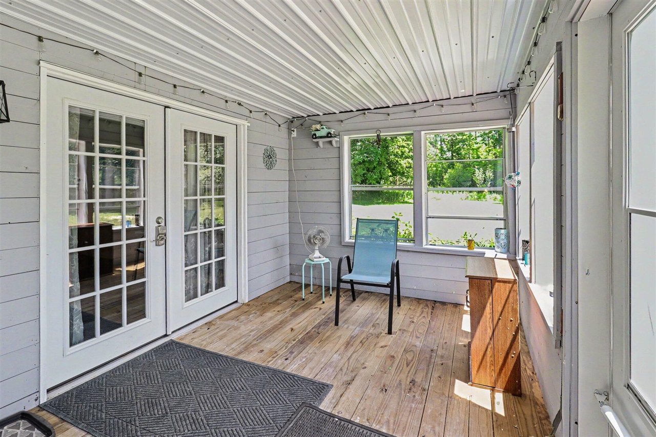7245 River Road Property Photo 15