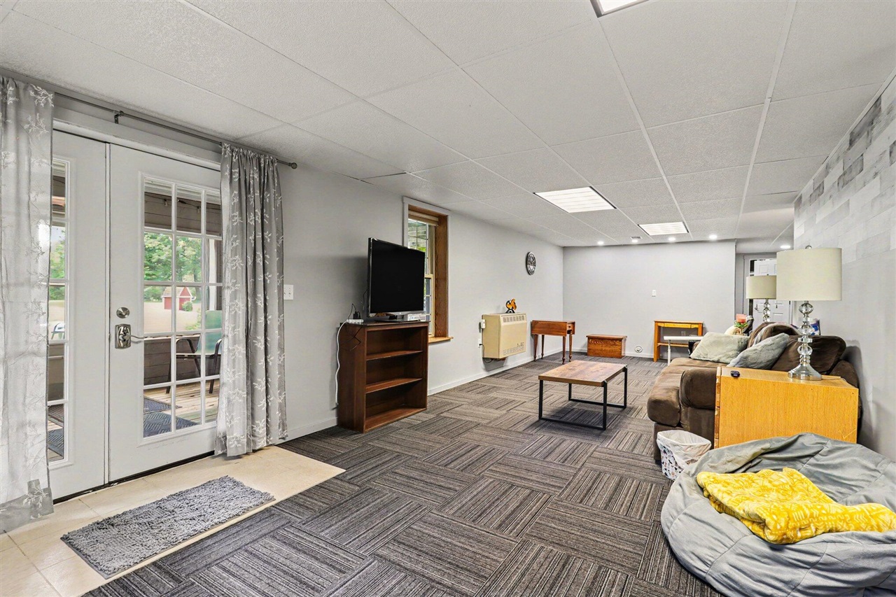 7245 River Road Property Photo 17