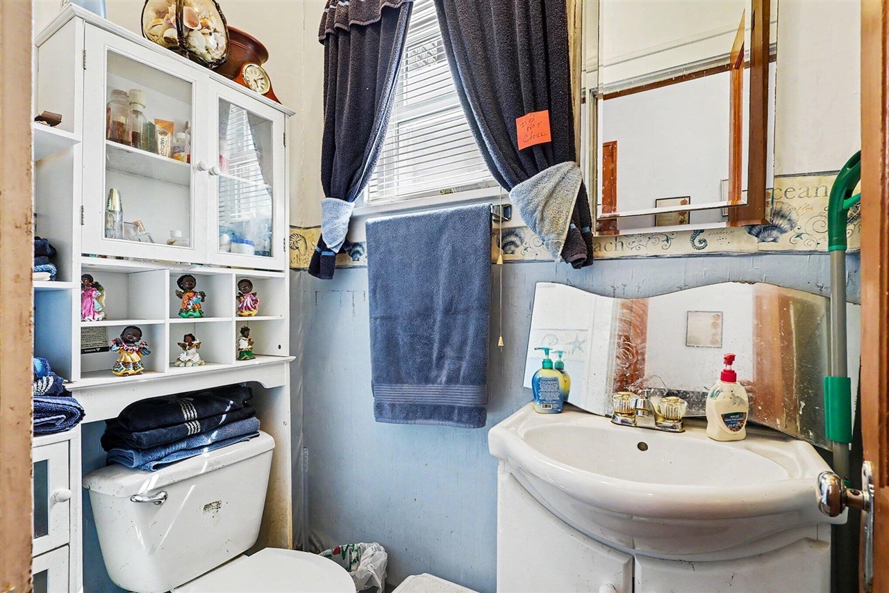 1202 Alexander Street Property Photo 7