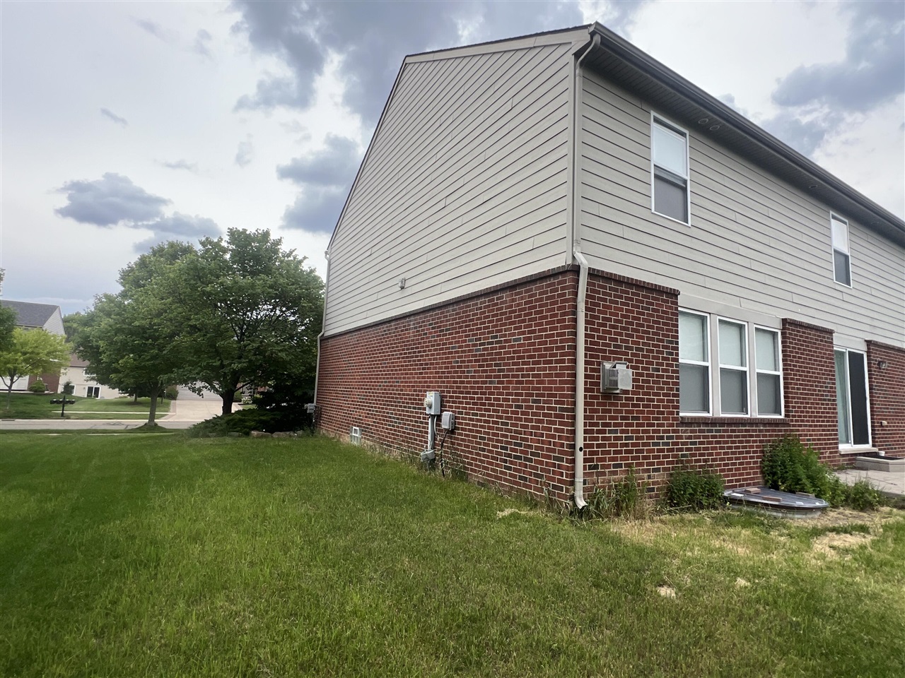 24668 Thatcher Drive Property Photo 2