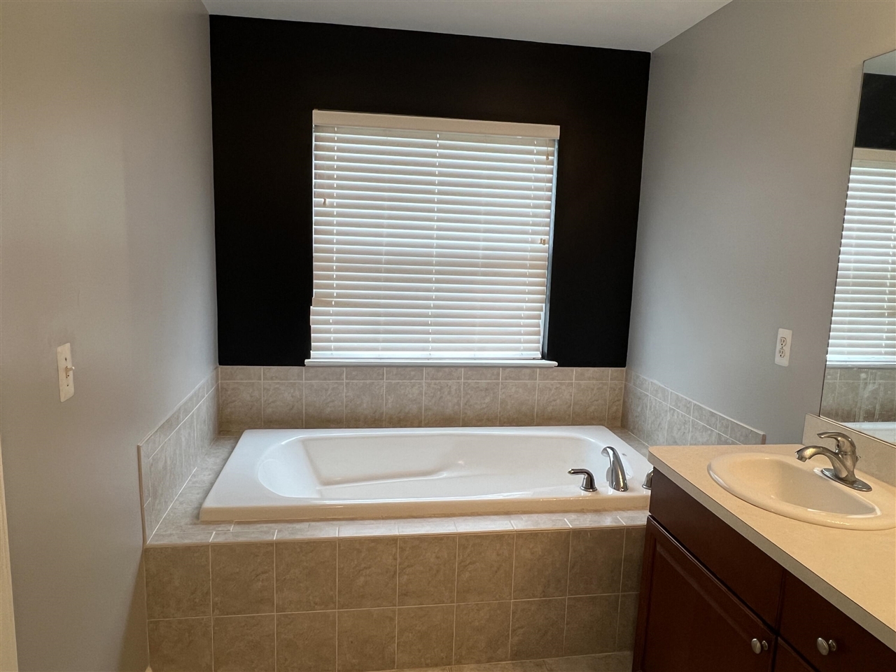 24668 Thatcher Drive Property Photo 20