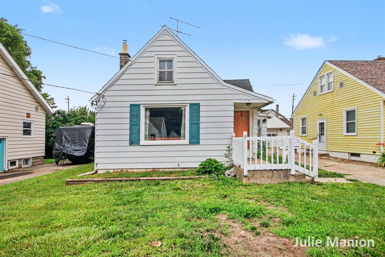 1829 Delwood Avenue Property Photo 1