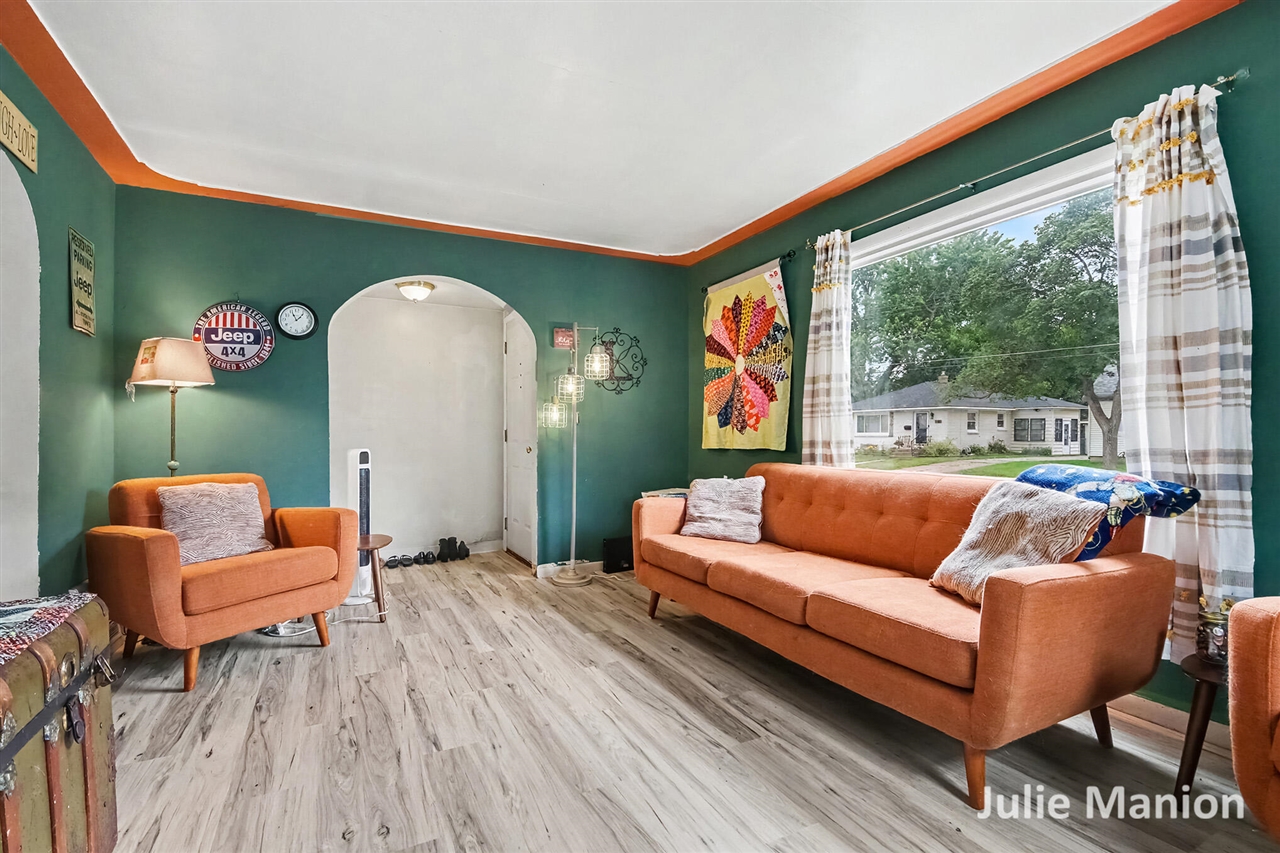 1829 Delwood Avenue Property Photo 6