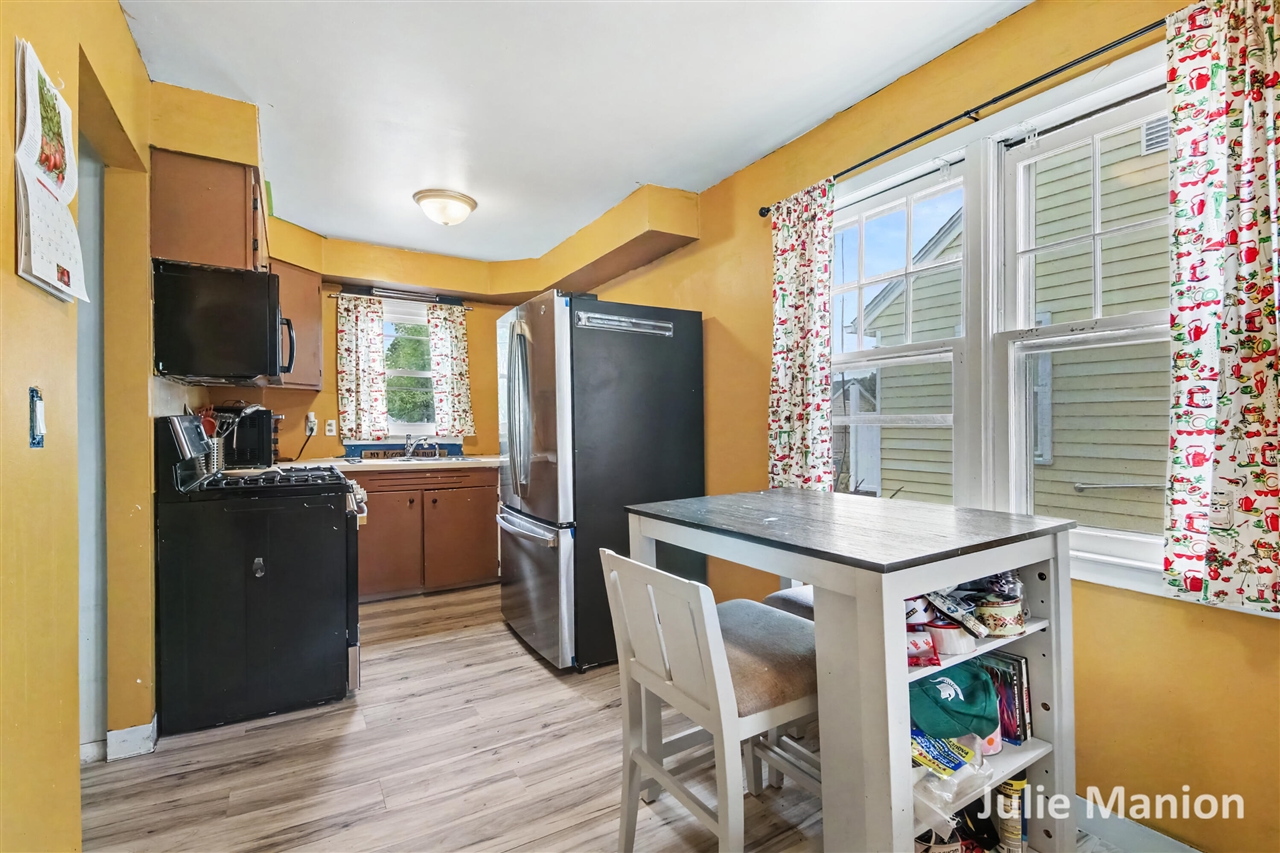 1829 Delwood Avenue Property Photo 9